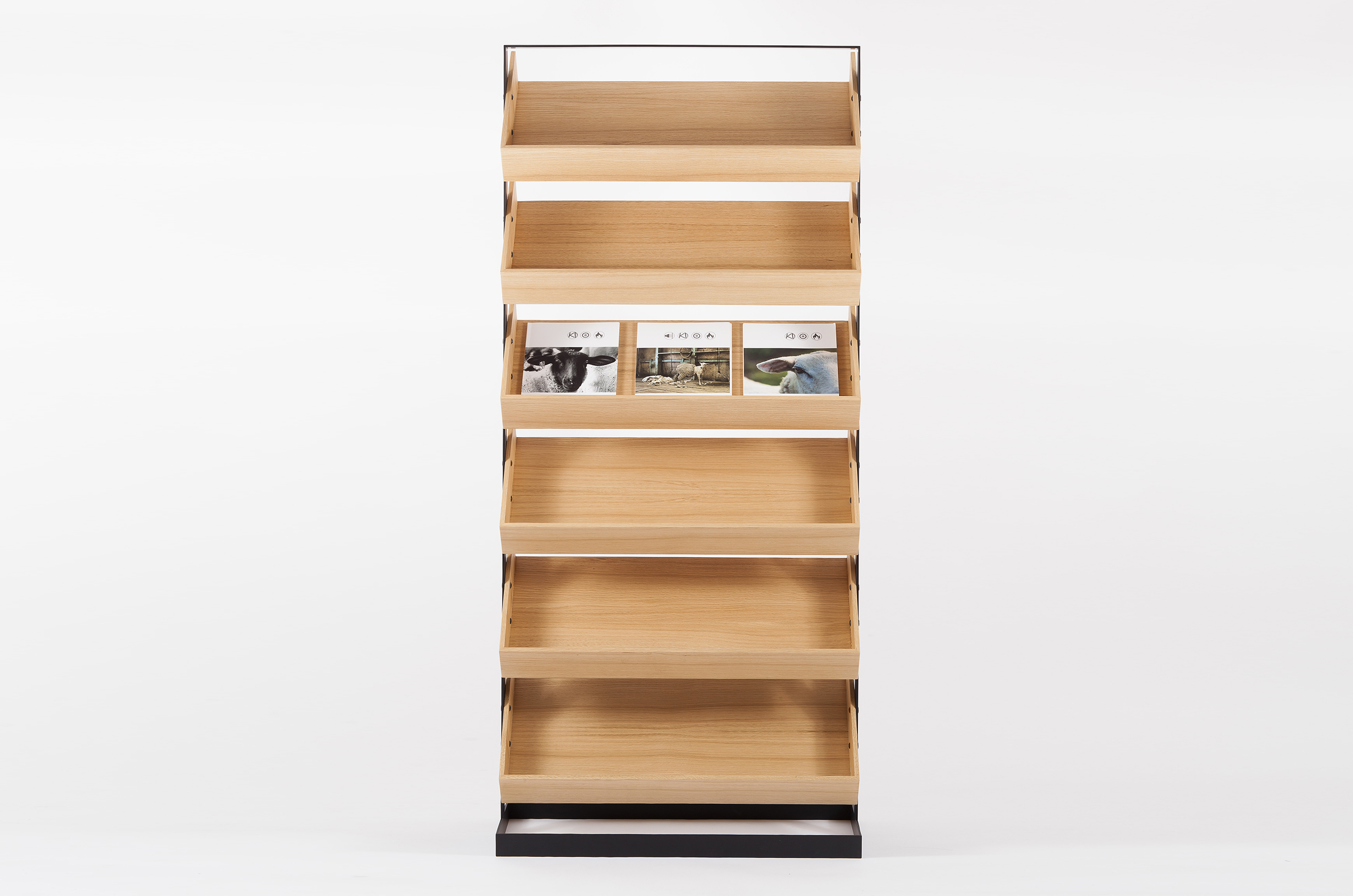 Présentoir en bois et métal