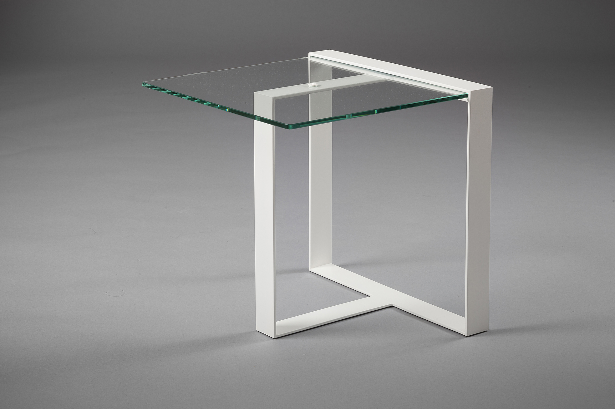 Coffee table in steel and glass