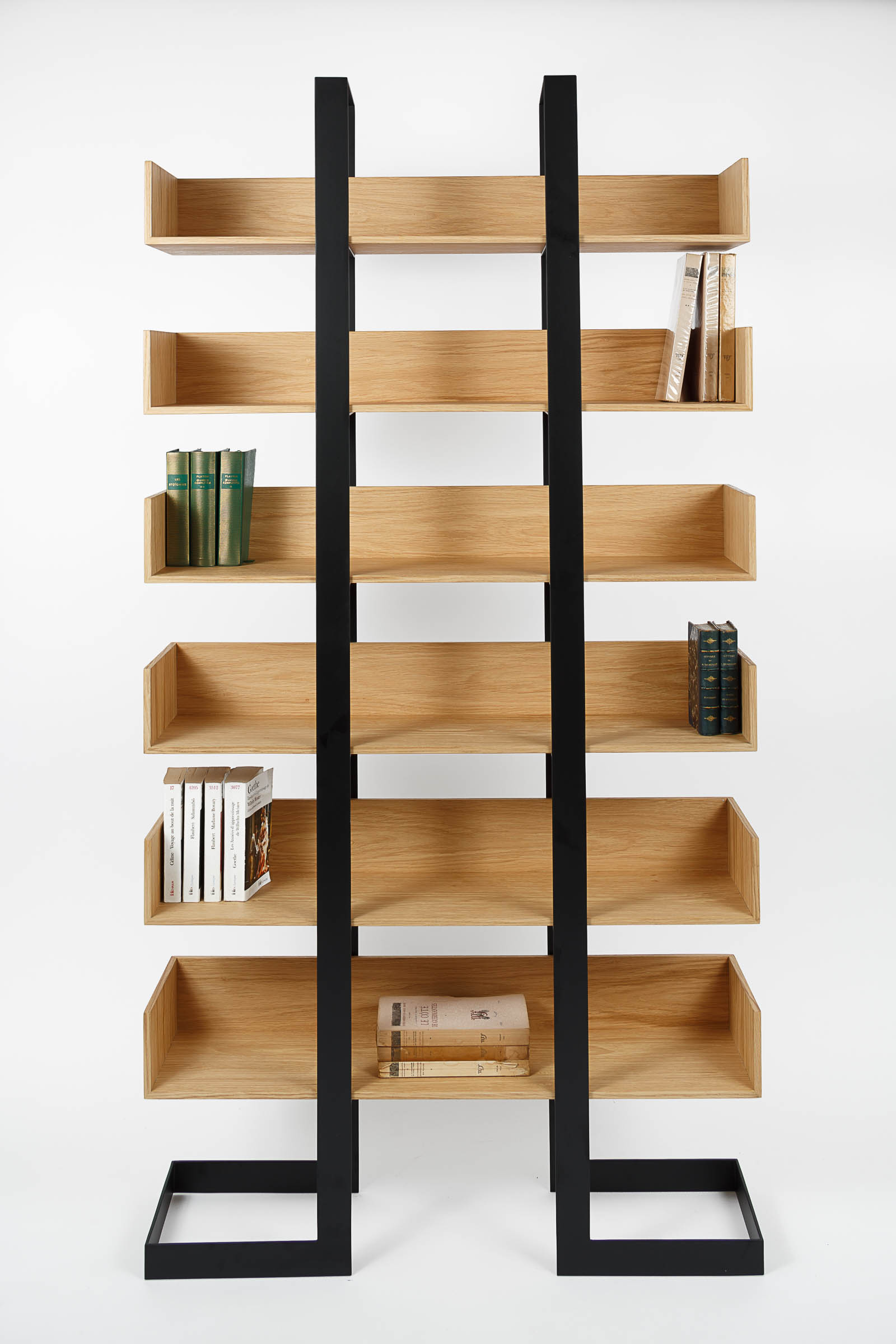 Bibliothèque design Séverin 3 métal noir mat et chêne par Alex de Rouvray