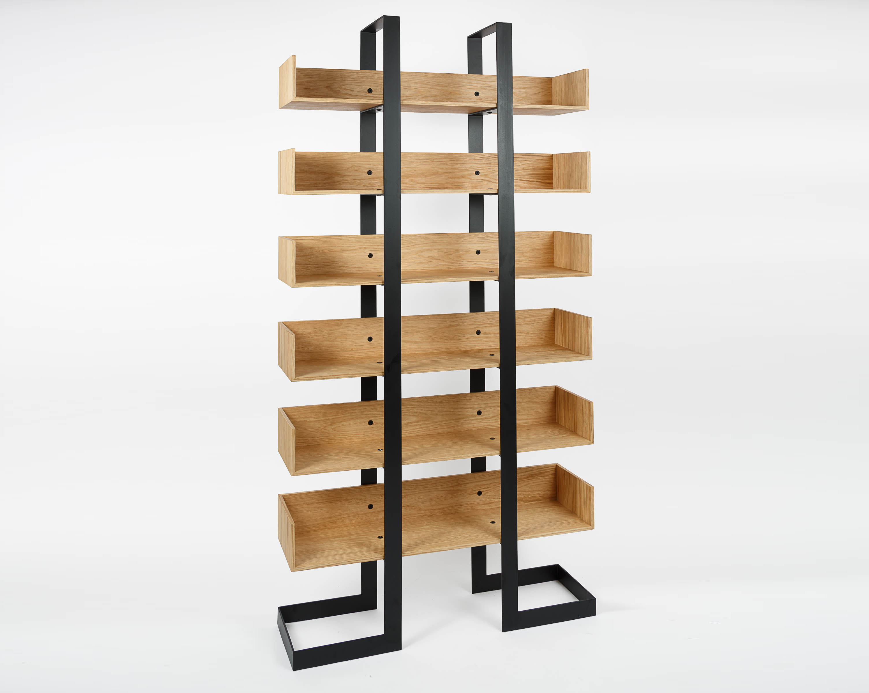 Bibliothèque Séverin 3 noir mat et chêne design par Alex de Rouvray
