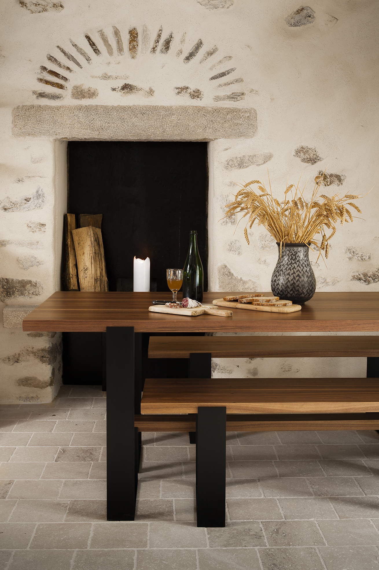 Table in wood and metal