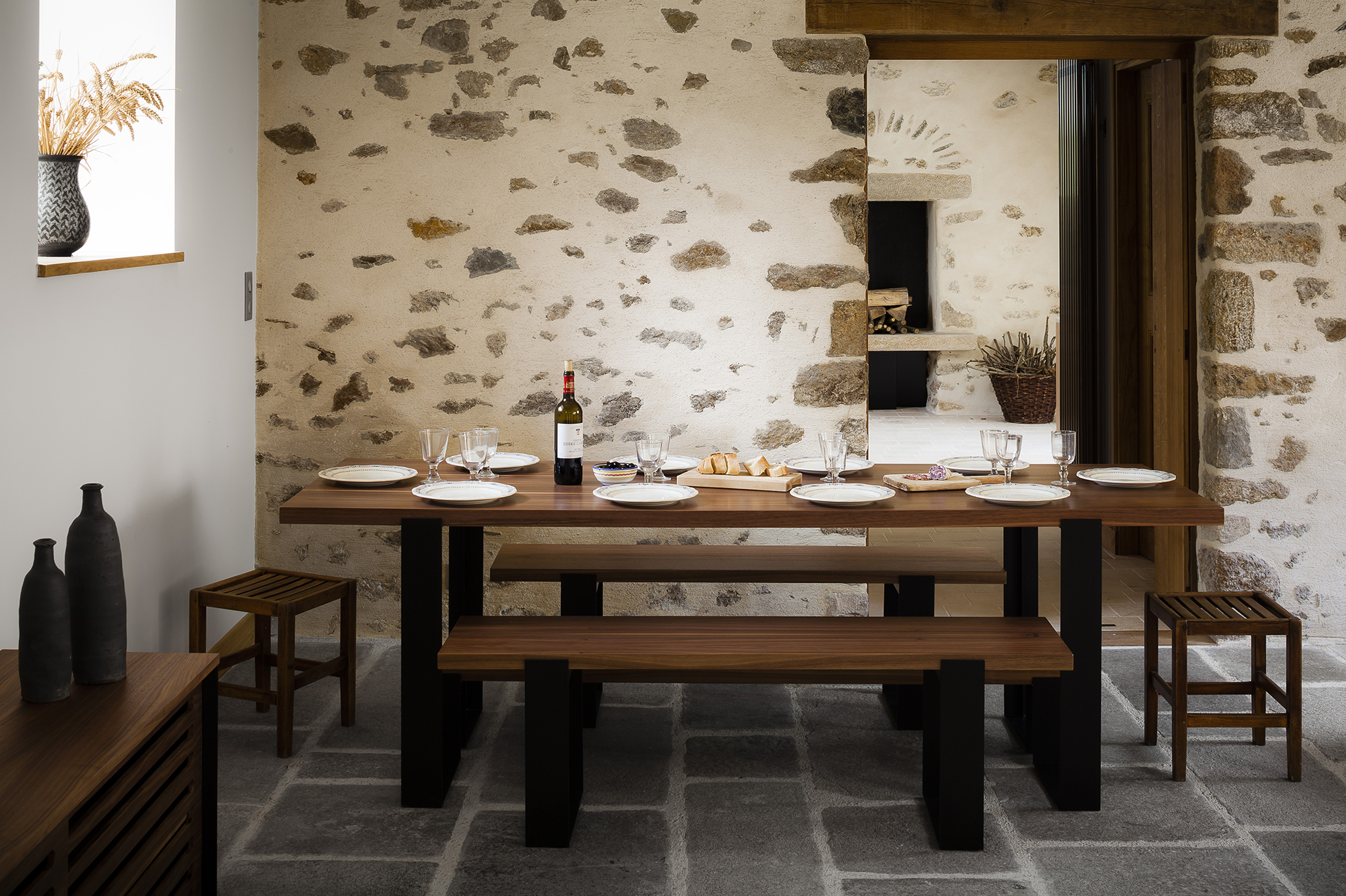 Table in wood and metal