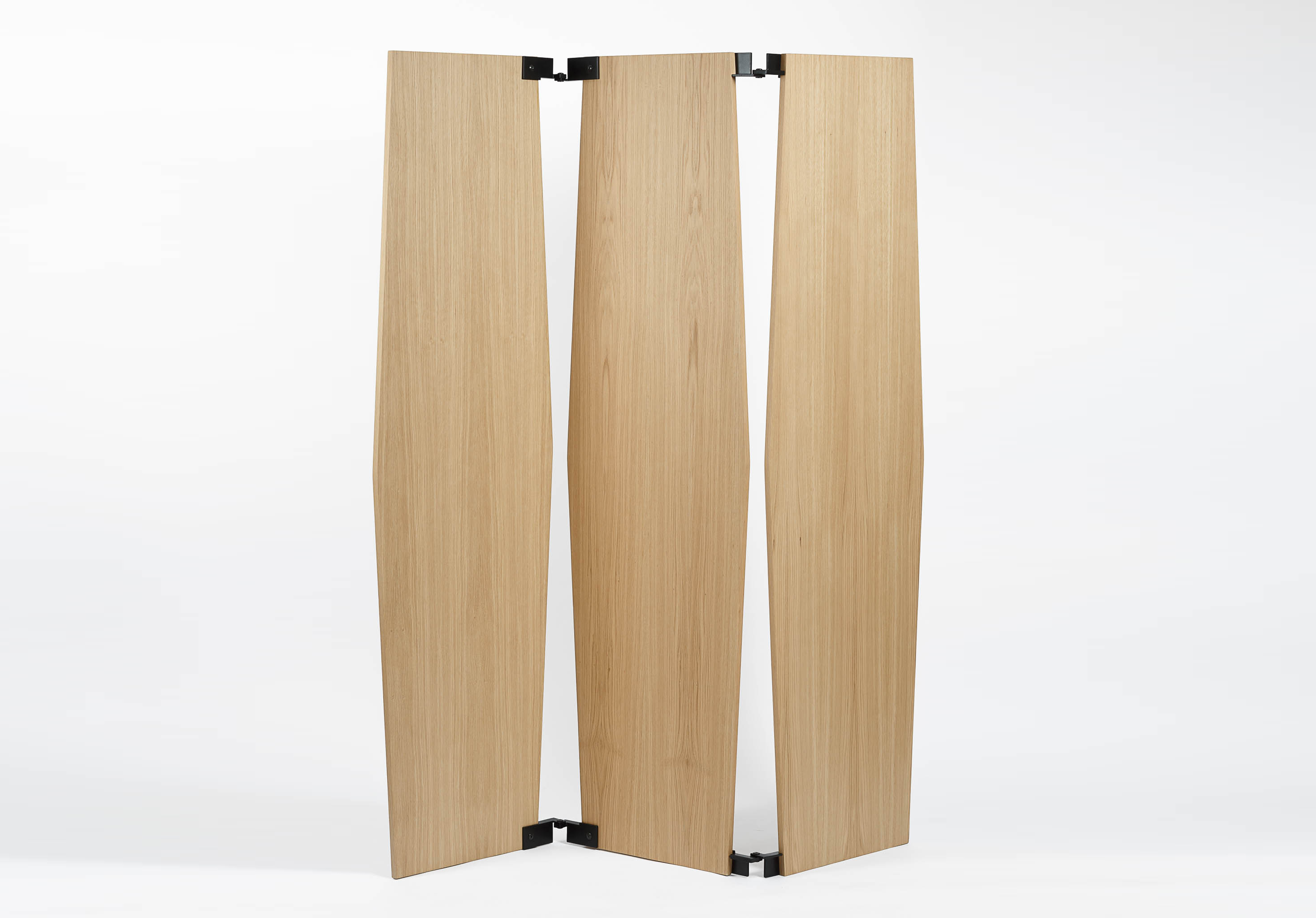 Designer screen in wood and steel by Alex de Rouvray