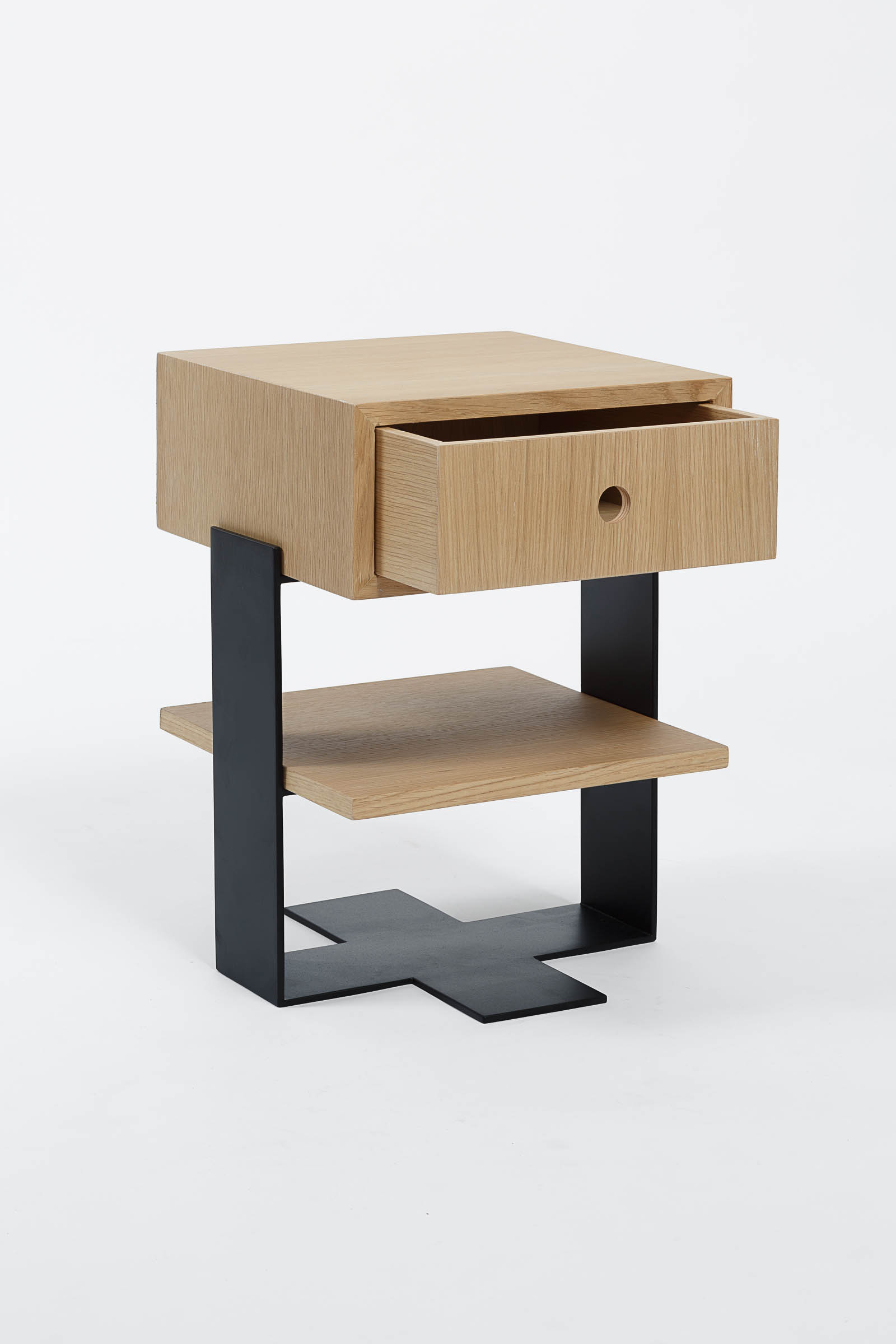 BD_B009605 Table de chevet bois et métal noir mat Mayet par Alex de Rouvray