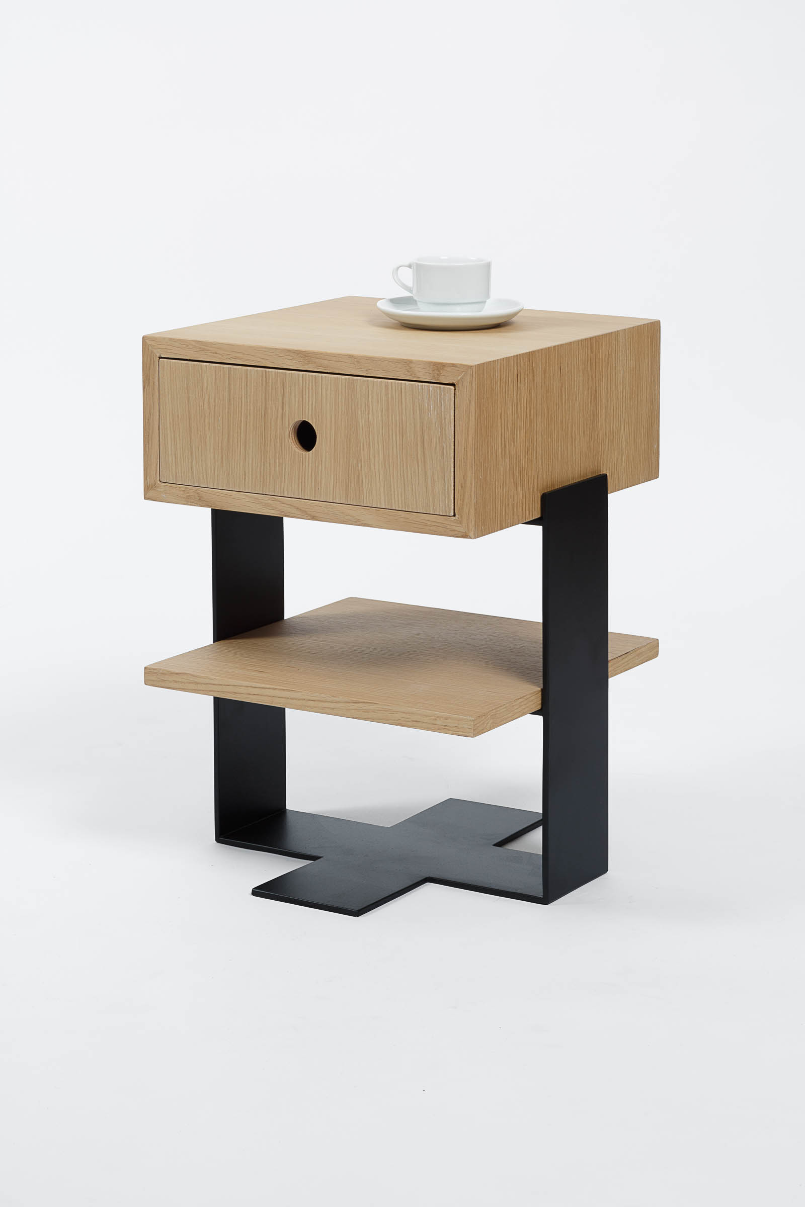 BD_B009610 Table de chevet bois et métal noir mat Mayet par Alex de Rouvray